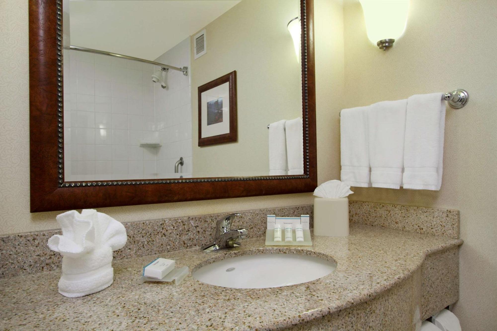 Hilton Garden Inn Columbus-University Area Ngoại thất bức ảnh