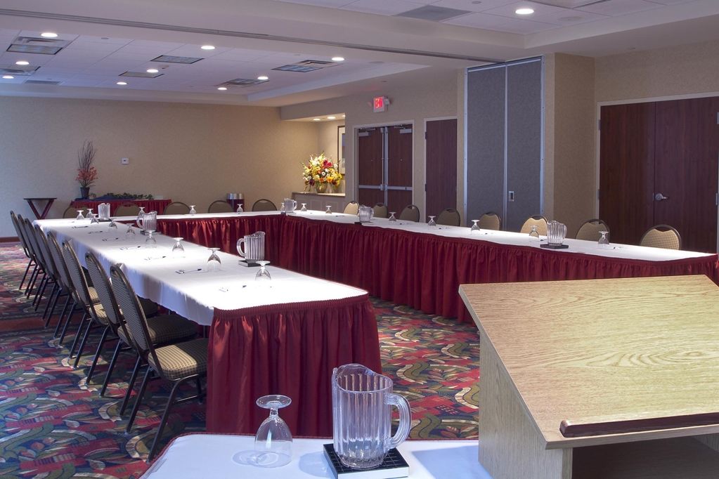 Hilton Garden Inn Columbus-University Area Kinh doanh bức ảnh